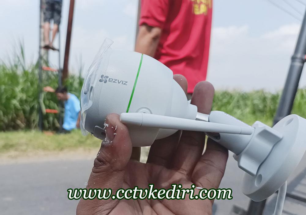 <p>Kamera Ezviz C2WN kamera Wi-Fi pintar luar ruangan&nbsp; yang di lengkapi dengan Wi-Fi ganda dan C2WN menjaga properti anda dan tetap terhubung secara andal, dengan koleksi yang lebih baik dengan kemampuan yang menembus dinding dan anti ganggu, C2WN berantena ganda mampu bekerja dalam jaringan secara lebih baik, harga murah barang berkualitas.</p>